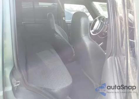 2000 Jeep Cherokee Sport from USA, damaged, VIN 1J4FF48S9YL238469